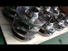 شفة التيتانيوم