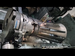 شفة التيتانيوم